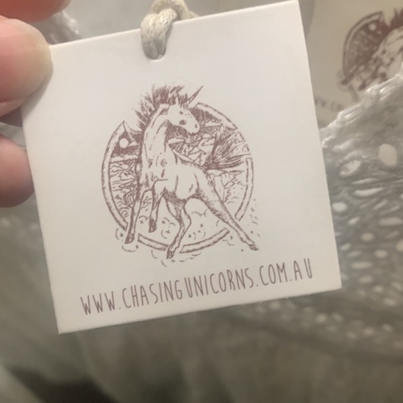 NWT CHASING UNICORNS White Eyelet Back Bow Ruffle V Neck Midi Dress Size Small - Picture 9 of 10